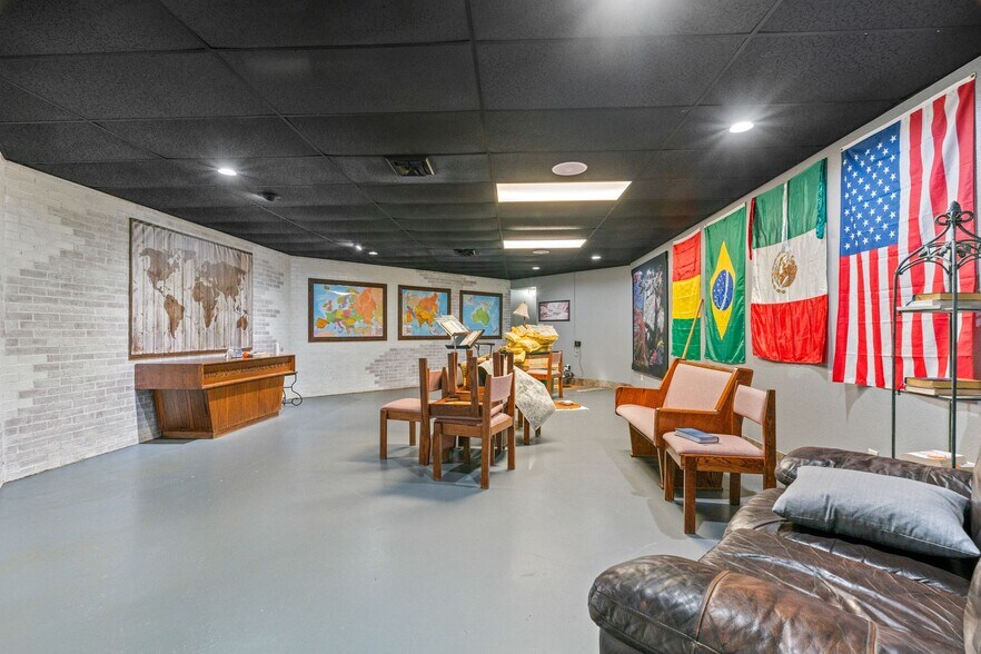 More Photos Of 1101 N Wheeler Ave, Sallisaw Religious Facility For Sale