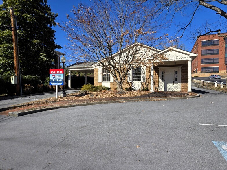 Primary Photo Of 159 E Valley St, Abingdon Medical For Lease