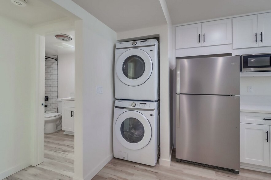 More Photos Of 1478 Hornblend St, San Diego Apartments For Sale