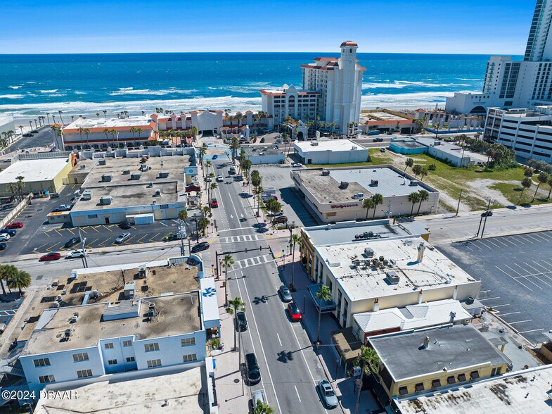 More Photos Of 546 Seabreeze Blvd, Daytona Beach Bar For Lease