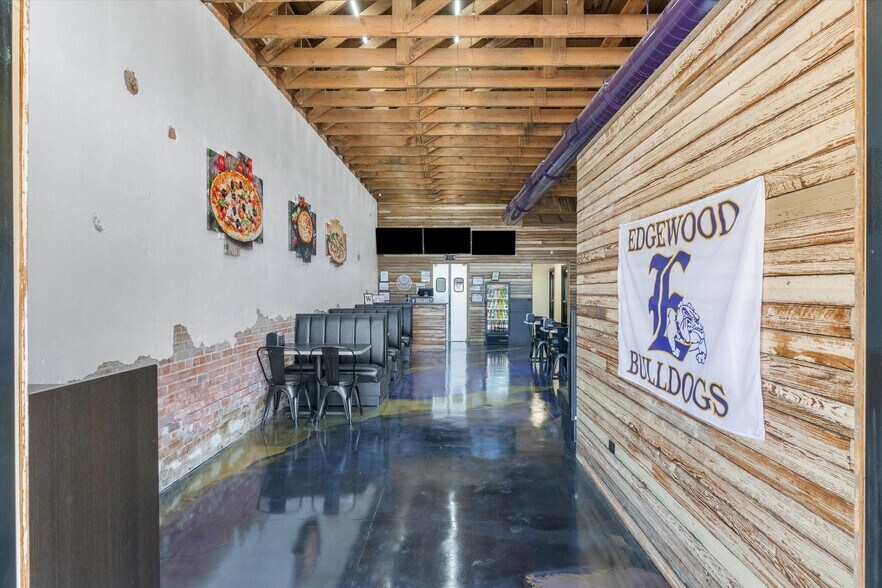 More Photos Of 111 NE Front St, Edgewood Storefront For Sale