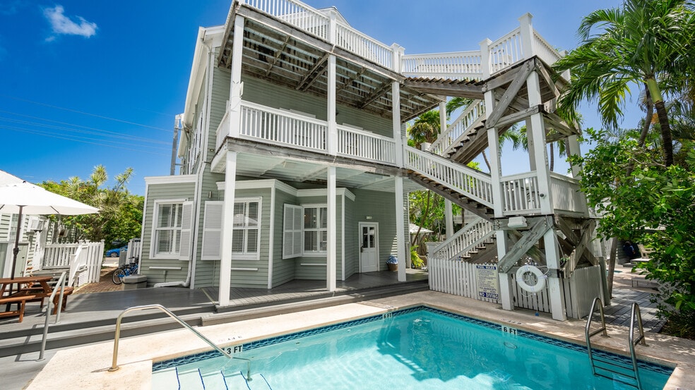 More Photos Of 525 United St, Key West Hotel For Sale