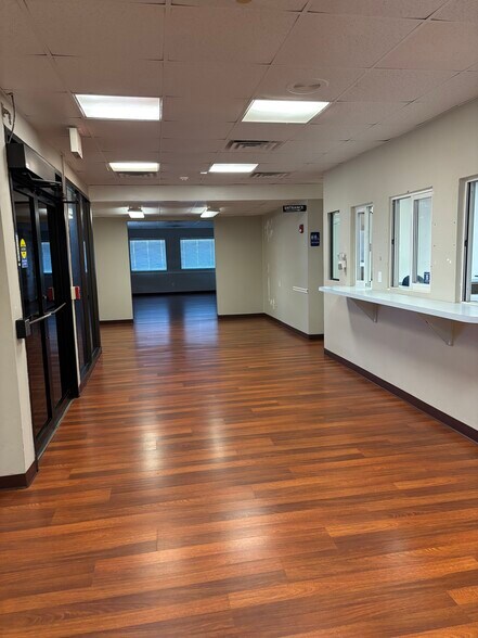 More Photos Of 602-606 4th Ave W, Palmetto Medical For Sale