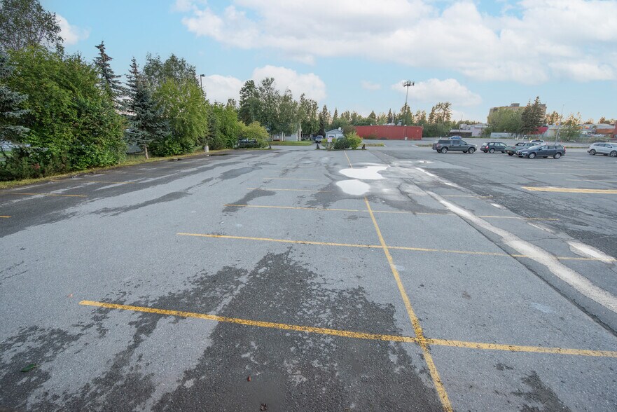 More Photos Of 1237 W 27th Ave, Anchorage General Retail For Sale
