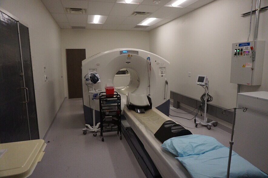 More Photos Of 7529 E Broadway Rd, Mesa Medical For Sale