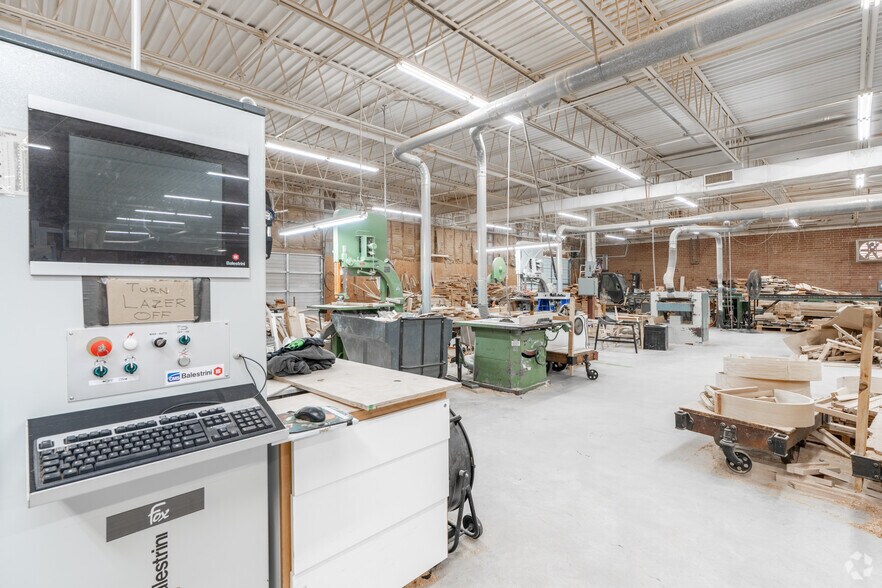 More Photos Of 980 3rd Ave SE, Hickory Warehouse For Sale