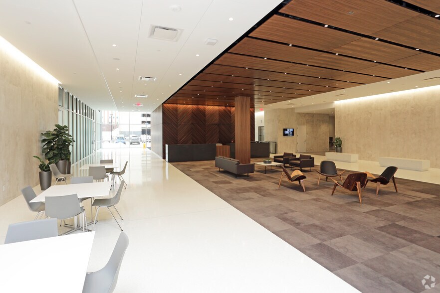 More Photos Of 909 Locust St, Des Moines Office For Lease