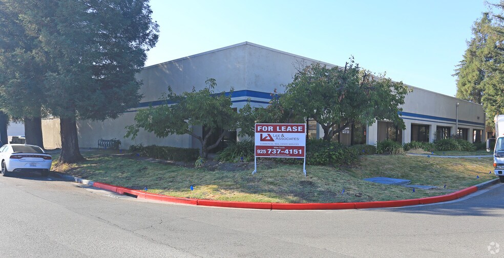 More Photos Of 7087 Commerce Cir, Pleasanton Warehouse For Lease