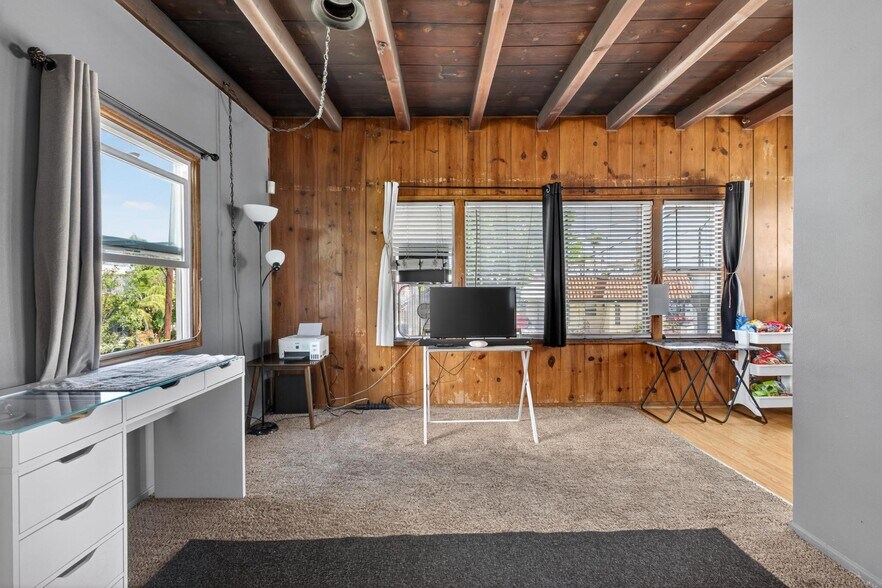 More Photos Of 249 E Redondo Ave, Long Beach Medical For Sale