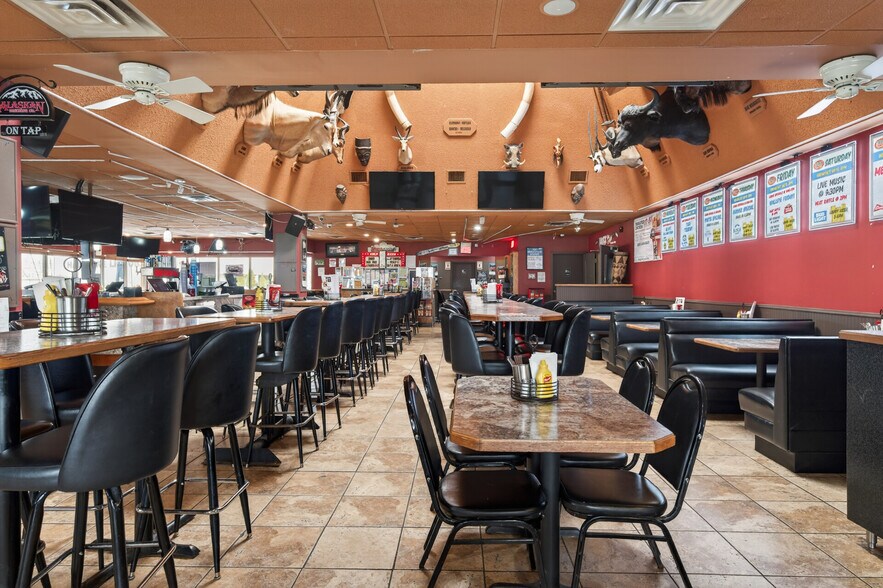 More Photos Of 17646 NE Central Ave, Ham Lake Restaurant For Sale