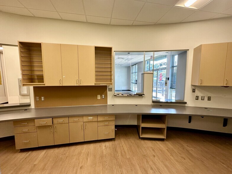 More Photos Of 4101 Dominion Blvd, Glen Allen Freestanding For Lease