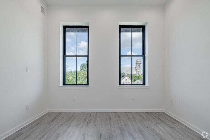 More Photos Of 70 Roseville Ave, Newark Apartments For Sale