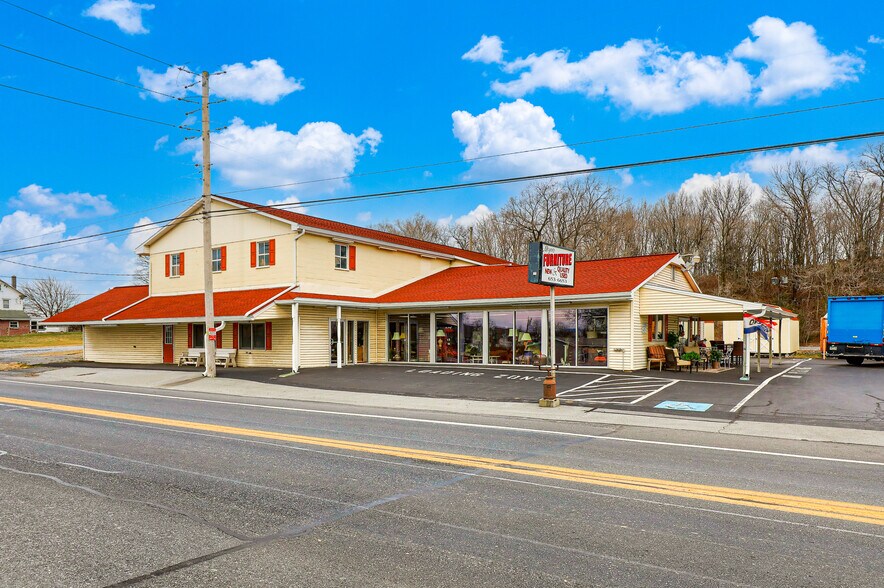More Photos Of 1105 W Main St, Mount Joy General Retail For Sale