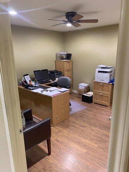 More Photos Of 132 Magic Oaks Ct, Spring Unknown For Lease