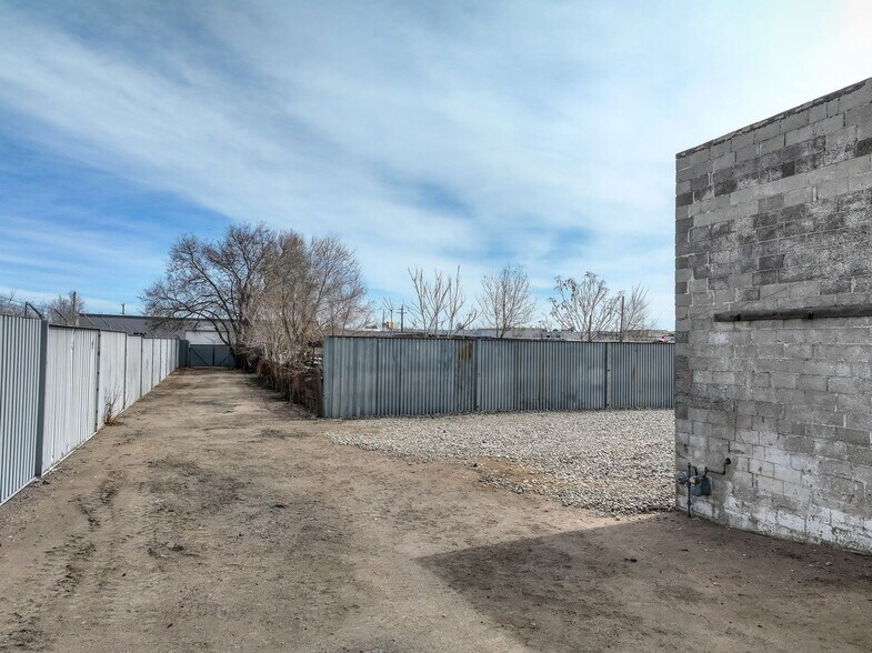 More Photos Of 5320 Cook St, Denver Warehouse For Lease