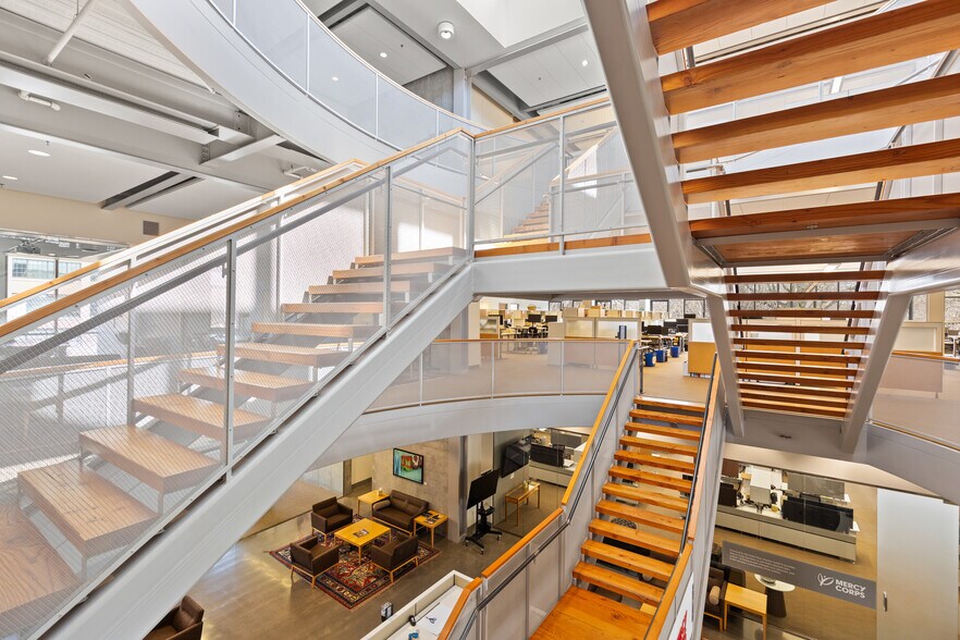 More Photos Of 45 SW Ankeny St, Portland Office For Sale