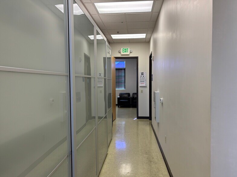 More Photos Of 38 Water St, Henderson Medical For Lease