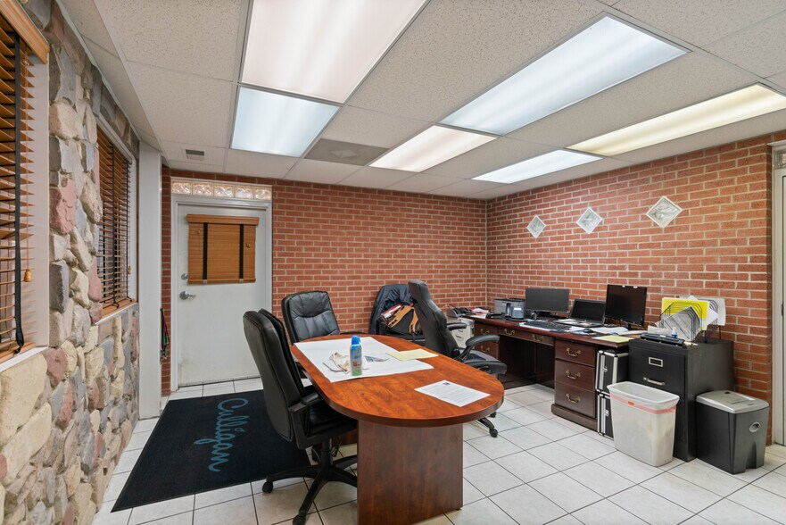 More Photos Of 20 McCarty Rd, Fredericksburg Industrial For Sale