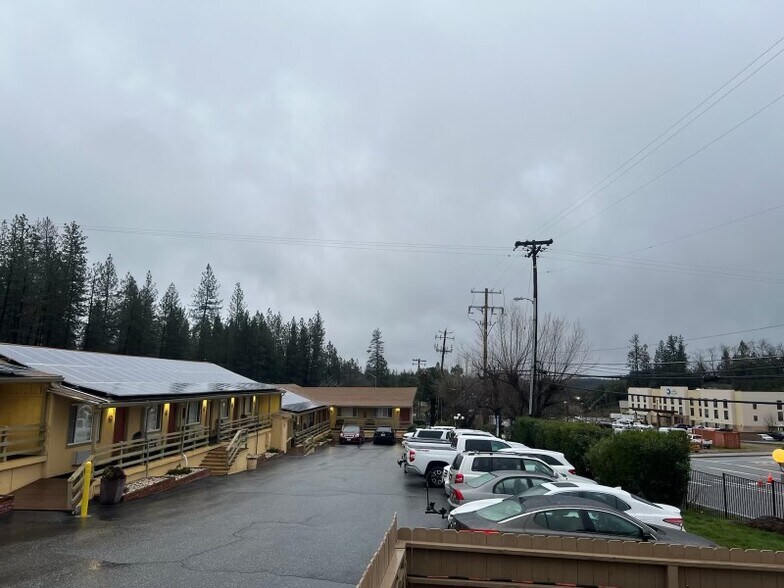 More Photos Of 550 S Auburn St, Colfax Hotel For Sale