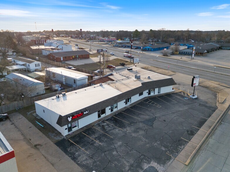 More Photos Of 885 S Dogwood St, Siloam Springs Medical For Lease