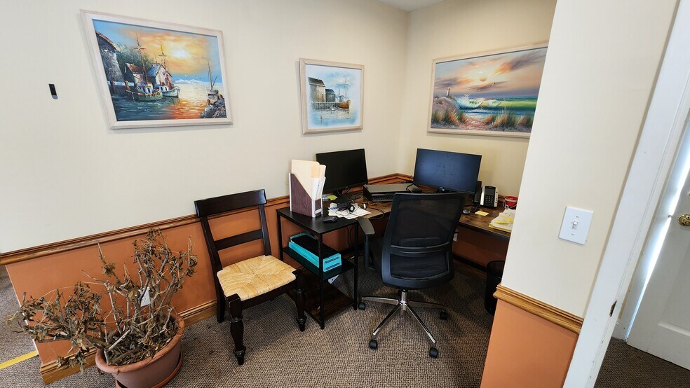 More Photos Of 122 Forest Ave, Glen Cove Freestanding For Lease