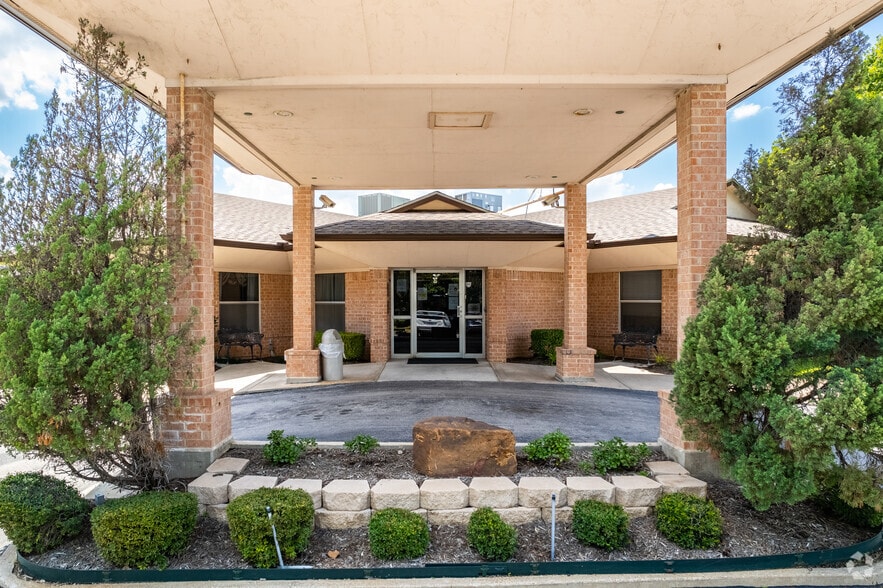More Photos Of 2229 N Carroll Blvd, Denton Skilled Nursing Facility For Sale