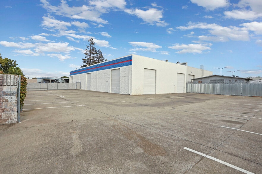 More Photos Of 7711 Murray Dr, Stockton Flex For Sale