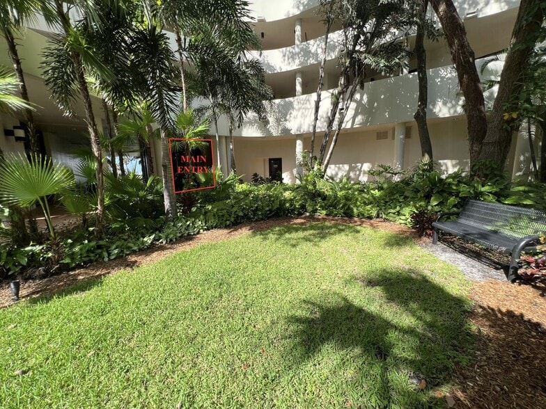 More Photos Of 1258 N Palm Ave, Sarasota Apartments For Lease