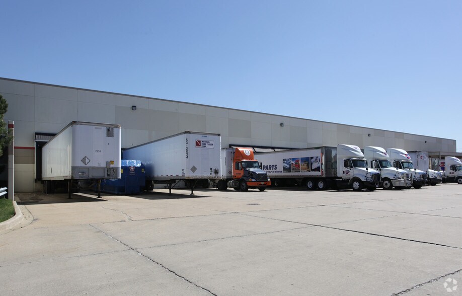 More Photos Of 900 N Independence Blvd, Romeoville Industrial For Sale