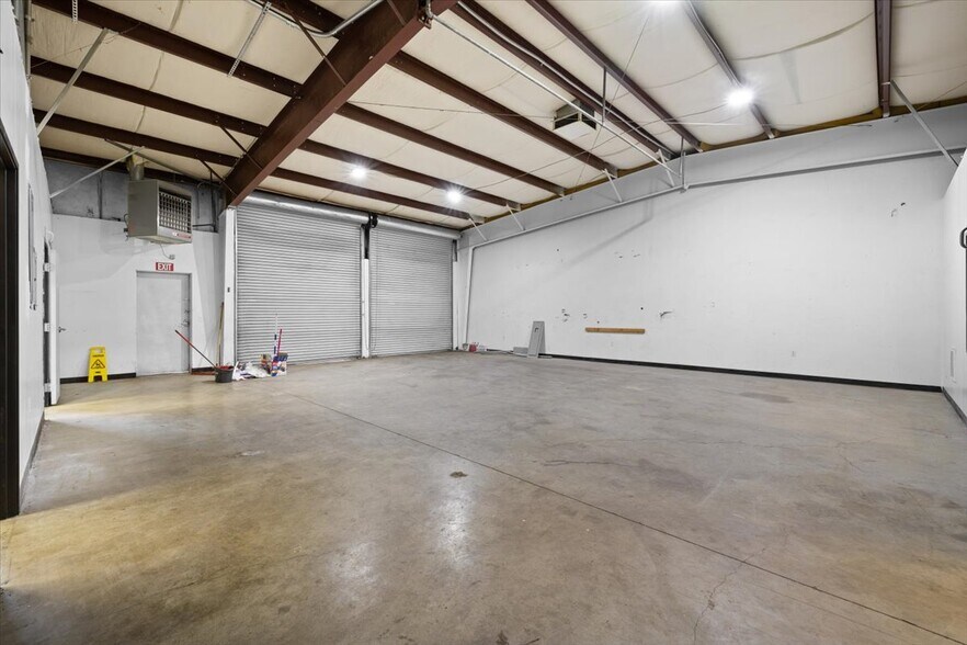 More Photos Of 1501 Sage Rd, Medford Warehouse For Sale