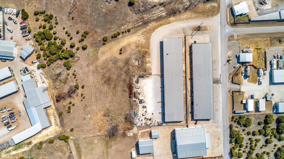 More Photos Of 125 M and M Ranch Rd, Granbury Warehouse For Lease