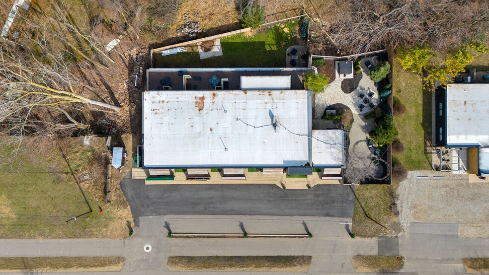 More Photos Of 13662 Red Arrow Hwy, Harbert Hotel For Sale