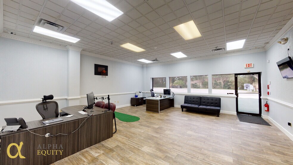 More Photos Of 109-115 Commerce St, Lake Mary Unknown For Lease