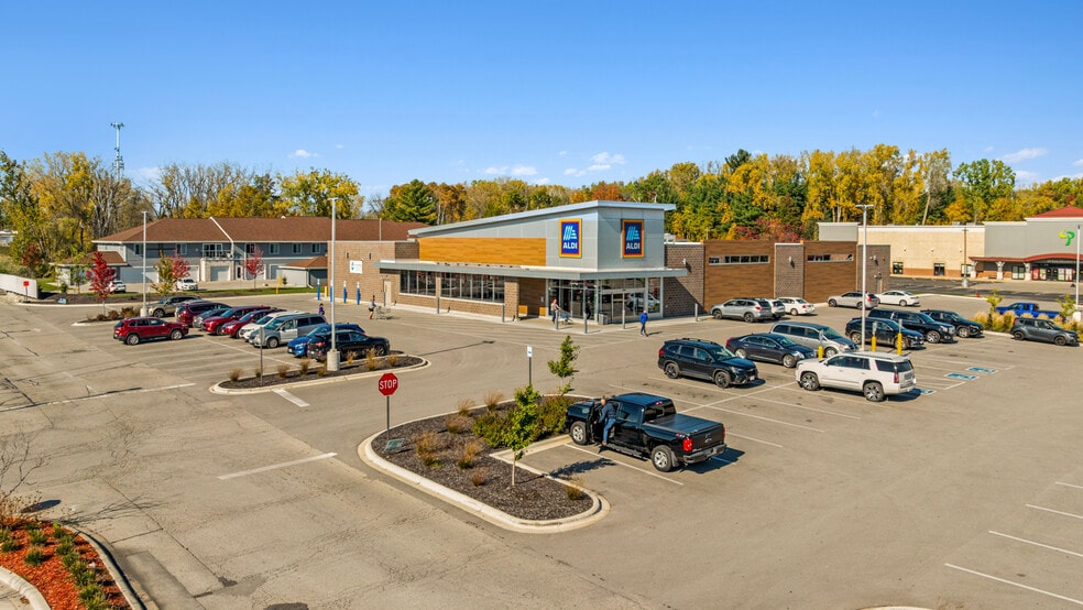 Primary Photo Of 2324 Lineville rd, Suamico General Retail For Sale
