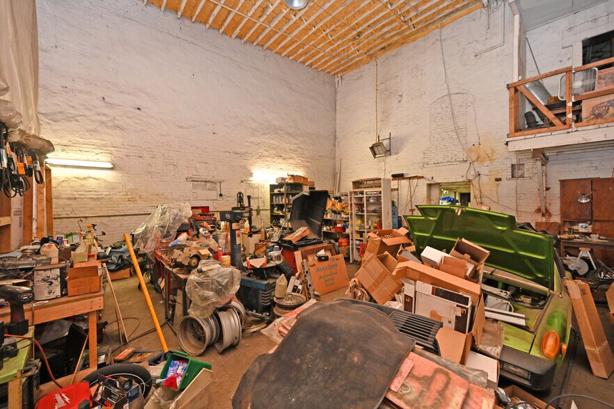 More Photos Of 2025 Dunlap St, Cincinnati Light Manufacturing For Sale