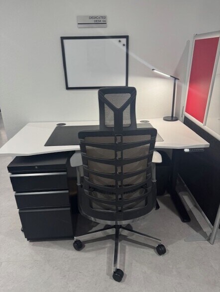 More Photos Of 3275 W Ina Rd, Tucson Coworking Space