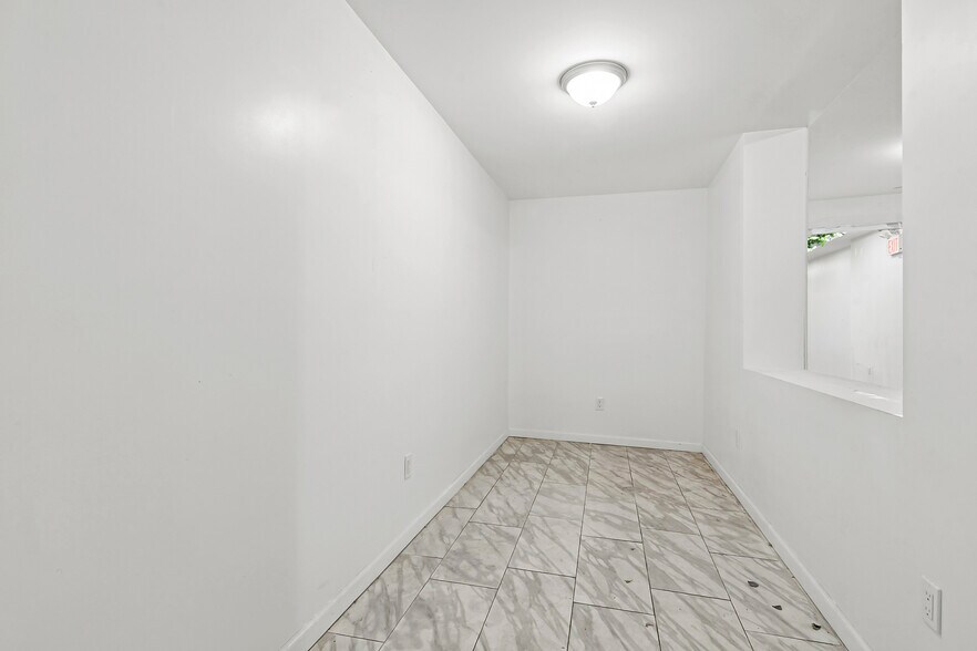 More Photos Of 374 Myrtle Ave, Brooklyn Storefront Retail Residential For Lease