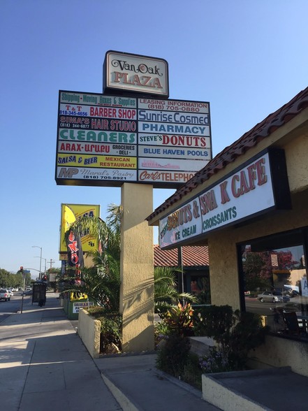 More Photos Of 6732-6754 White Oak Ave, Van Nuys Unknown For Lease
