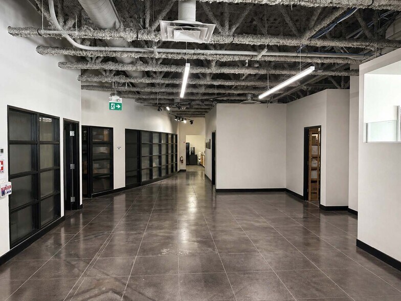 More Photos Of 3953 112th Ave SE, Calgary Showroom For Lease