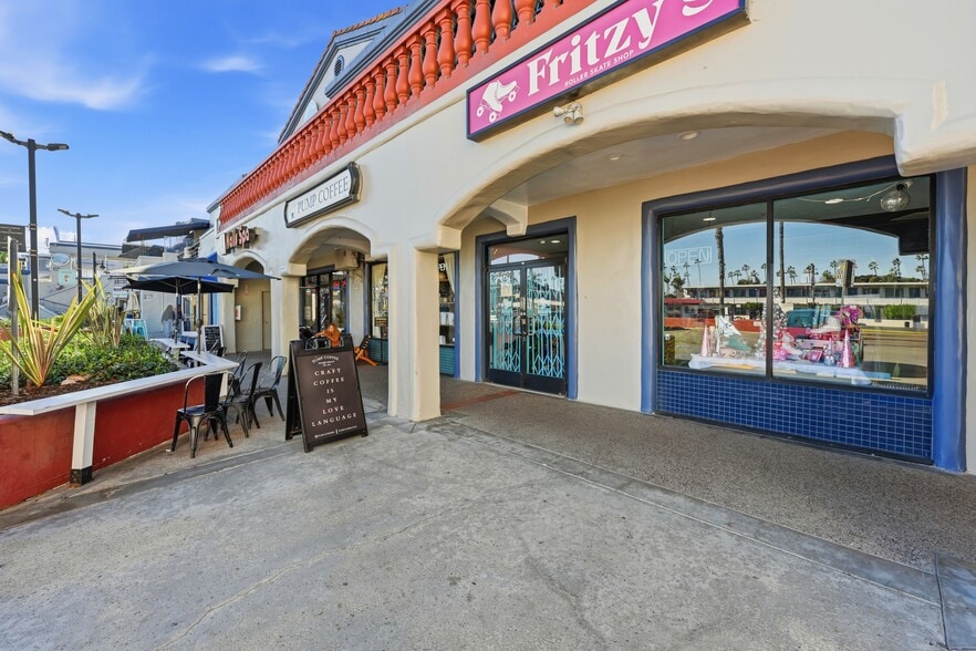 More Photos Of 4110-4190 Mission Blvd, San Diego Unknown For Lease