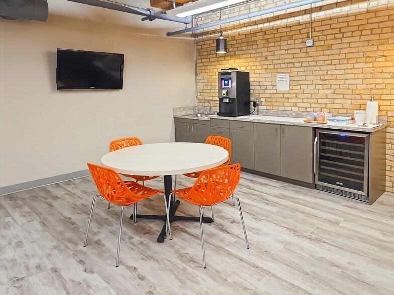 More Photos Of 333 N Washington Ave, Minneapolis Coworking Space
