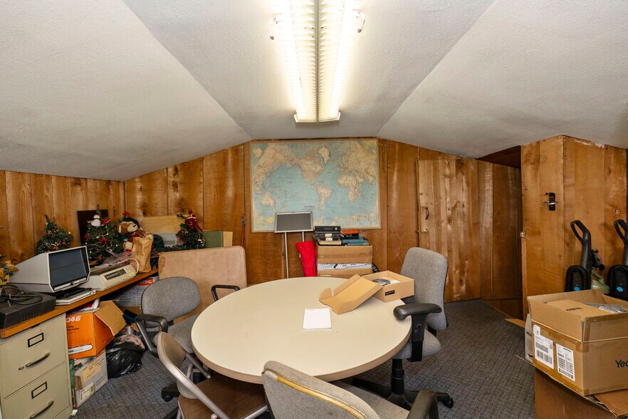 More Photos Of 901 Bay St, Port Orchard Storefront For Sale