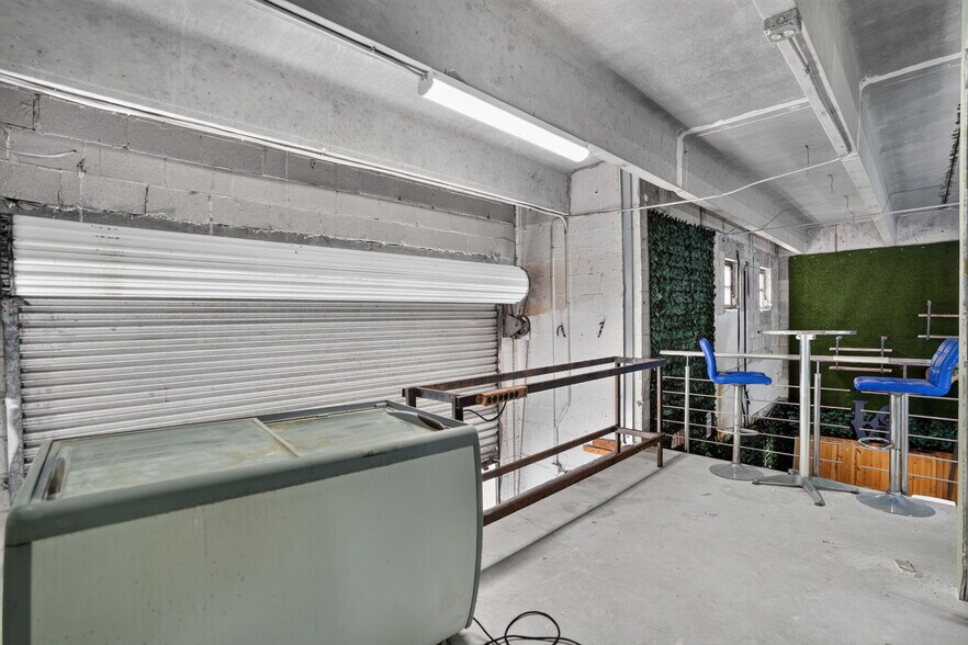 More Photos Of 8485-8499 NW 54th St, Miami Warehouse For Sale