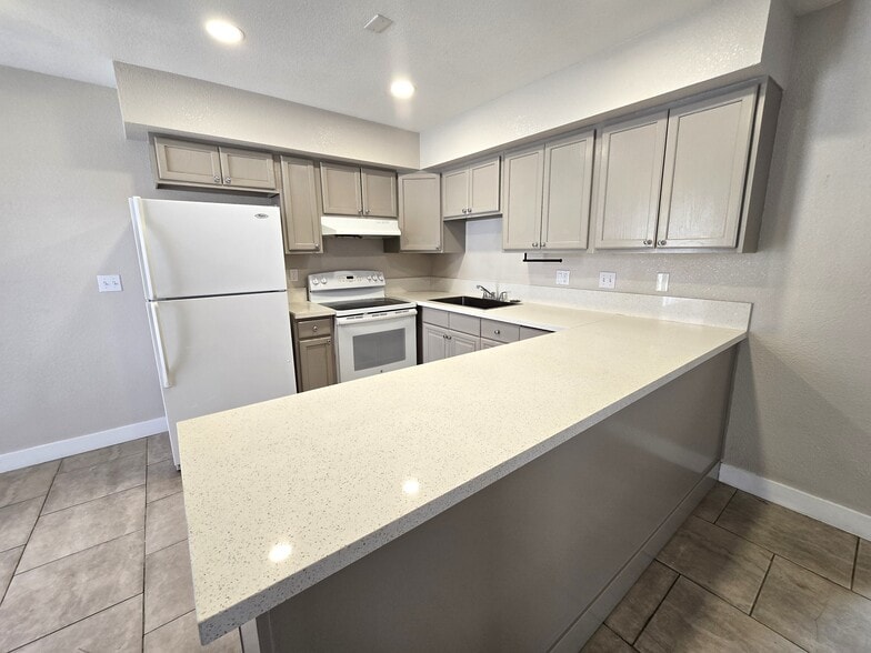 More Photos Of 4300 N Lamont St, Las Vegas Apartments For Sale
