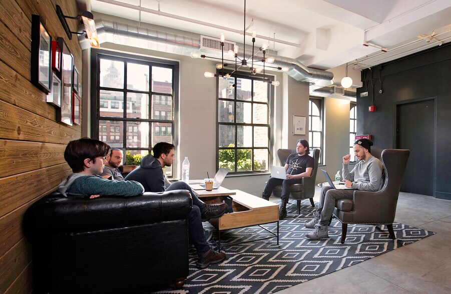 More Photos Of 21 W 46th St, New York Coworking Space