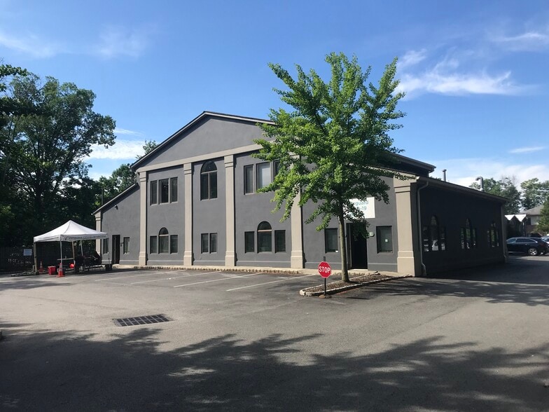 More Photos Of 271 Grove Ave, Verona Office For Lease