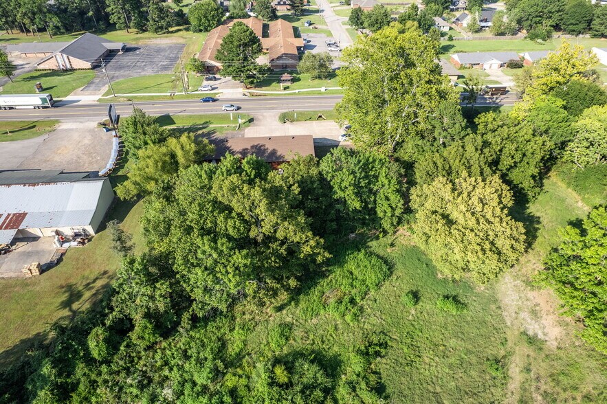 More Photos Of 1225 W Center St, Greenwood Office For Sale