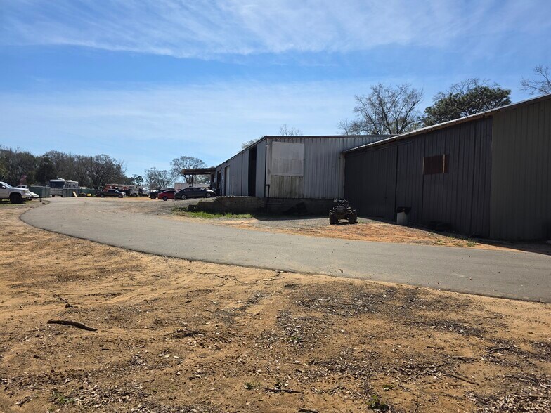 More Photos Of 22195 Cedar St, Robertsdale Warehouse For Sale