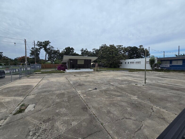 More Photos Of 1000 N Mills Ave, Orlando Restaurant For Sale