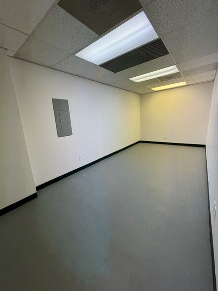 More Photos Of 4825 Trousdale Dr, Nashville Storefront For Lease
